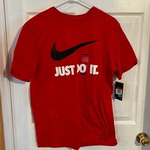 Men’s large Nike tee